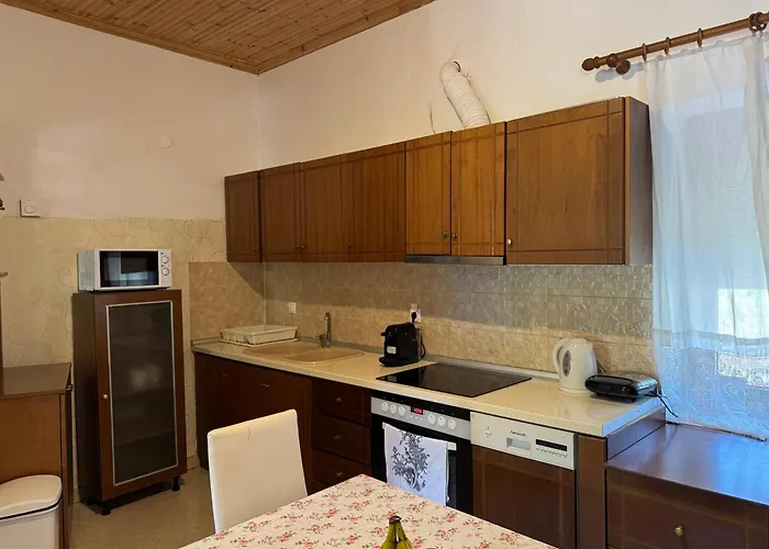 Granny's House Semesterbostad Nikiti (Sithonia)