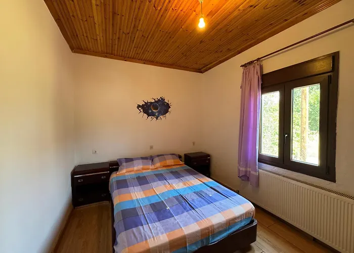 Granny's House Nikiti (Sithonia)